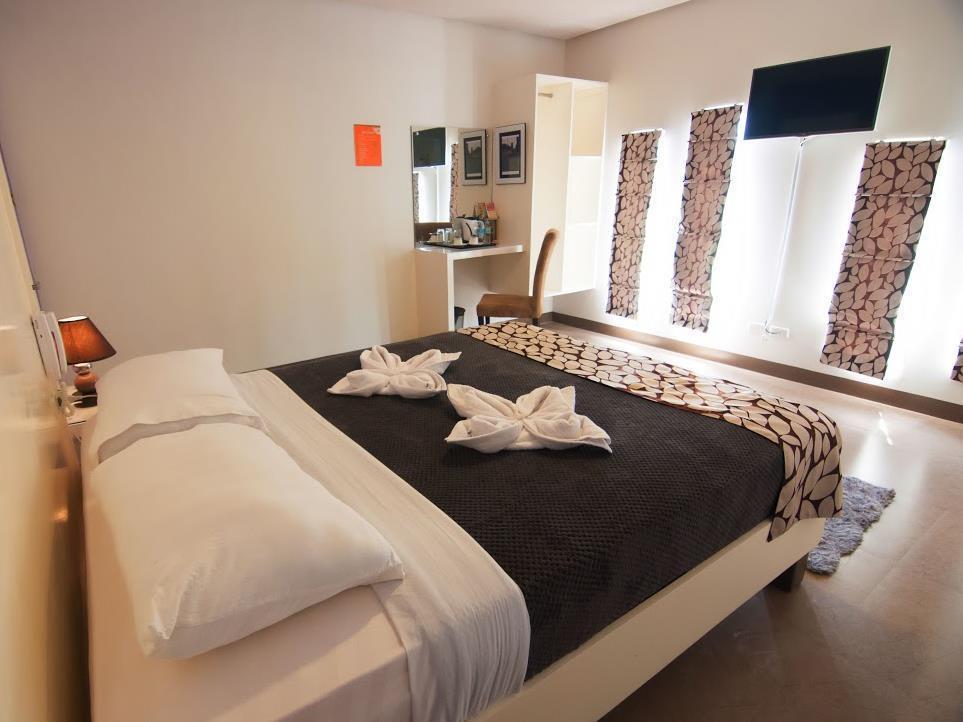 Avenue One Hotel Upper Digos Екстериор снимка